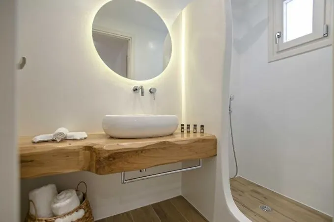 Maragas Naxos * Naxos City